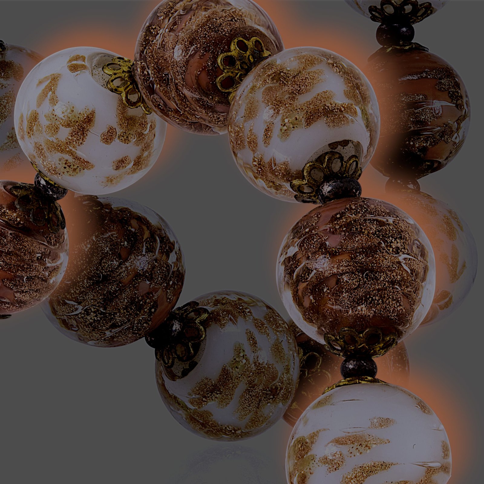 VINTAGE ITALIAN GOLD-FLECKED GLASS BEAD NECKLACE